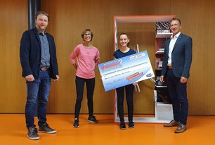 k-AMS_Siegerscheckuebergabe